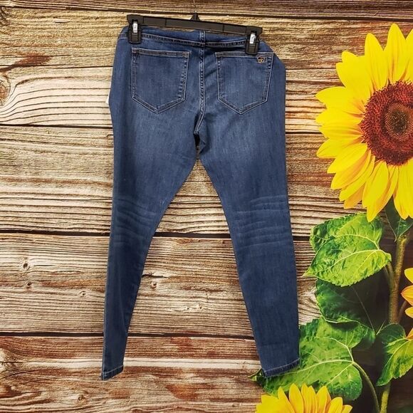 Jessica Simpson Maternity pull on jean pants 👖 - Picture 5 of 5